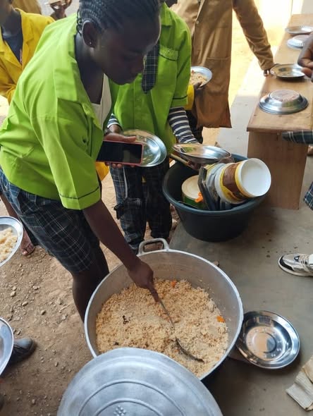 Préparation du repas de midi au Cleau Hope Center