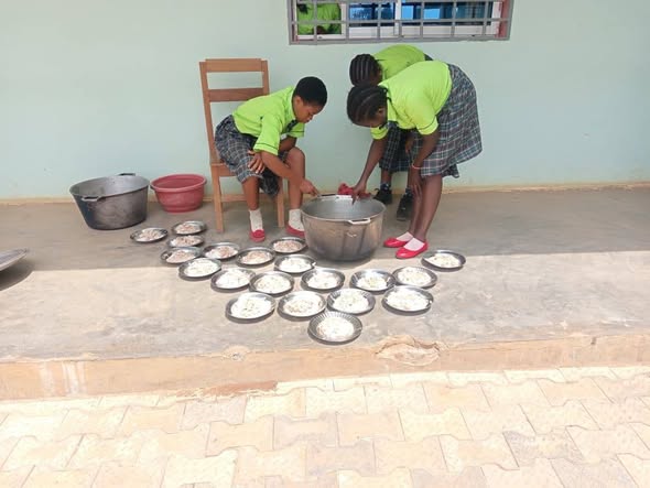 Le repas de midi préparé pour les jeunes du Cleau Hope Center