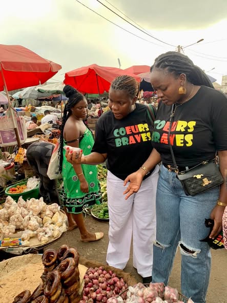 Les Cœurs Braves au marché New-Deido de Douala