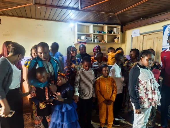 Remise de dons au centre SOFRECH, à Bafoussam